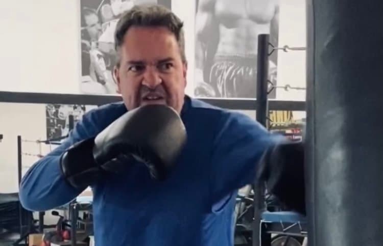 Boxer avec la vie: le combat au-delà de la boxe